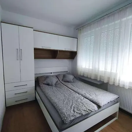 Urbana Oaza Apartment